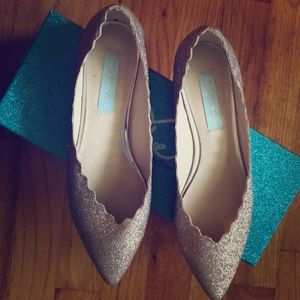 New Betsey Johnson Glitter flats 7.5